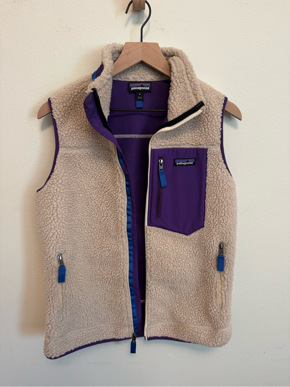 Patagonia Retro Beige Sherpa Vest with Purple Trim